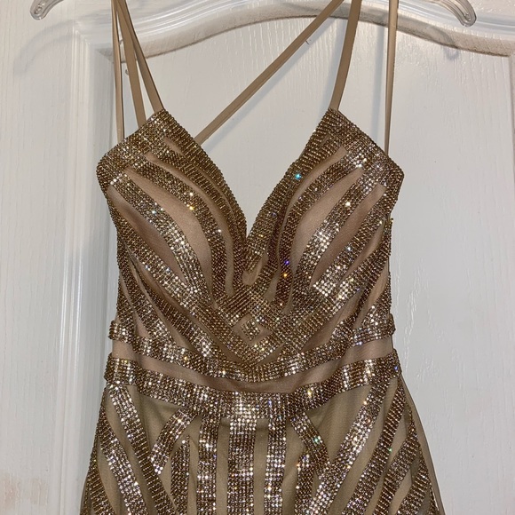 Gold prom dress, size 6 - Picture 4 of 5